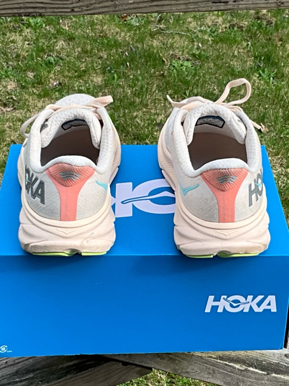 Hoka Clifton 9 Women’s Sneakers - Picture 4 of 9